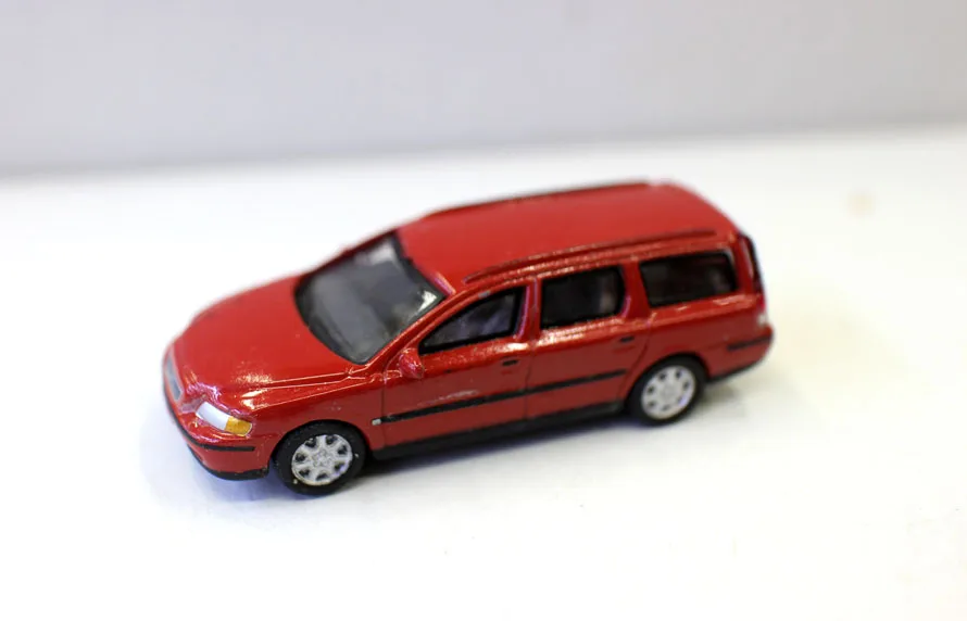 Модель VOLVO V70 1/72 из сплава 2000 модель автомобиля Игрушечная модель| |