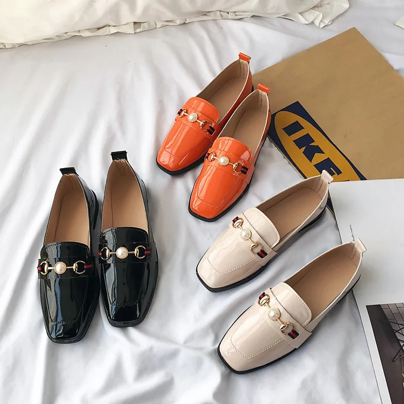 Весенняя женская обувь на плоской подошве с бантиком лоферы из лакированной кожи