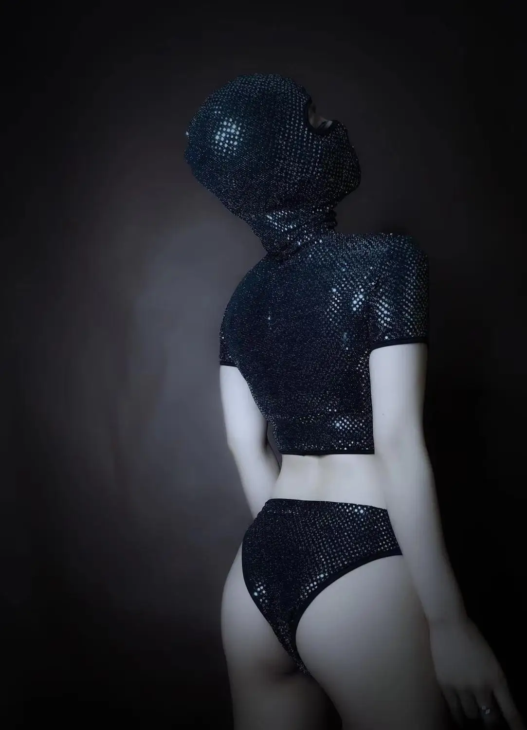 Комплект женский из 3 предметов (топы шорты маска) с Черными Блестками для ночного