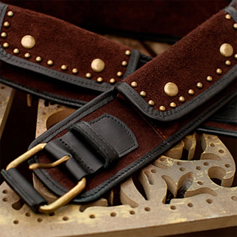 Женский качественный винтажный пояс ARTKA с заклепками в винтажном стиле G09593|decorative