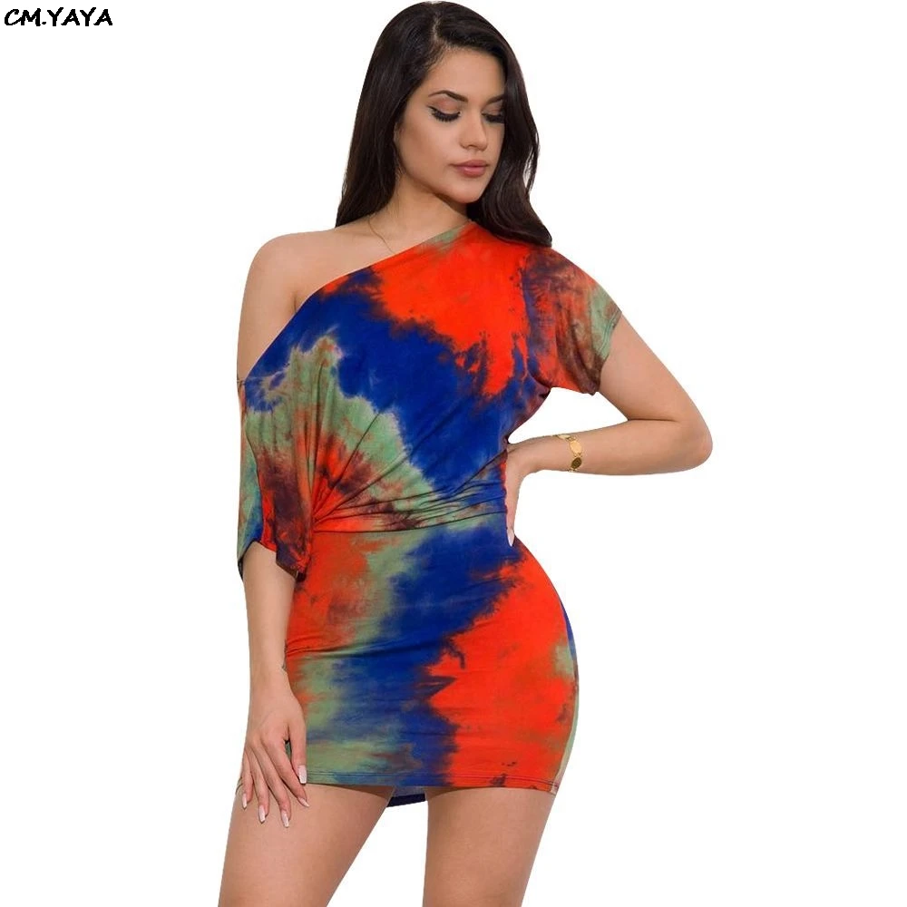 Женский облегающий костюм тройка с открытыми плечами черная футболка короткими