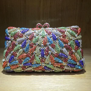 Полностью красные однотонные вечерние сумки с кристаллами и бриллиантами для