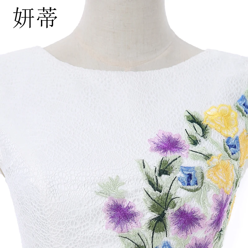 Очаровательное кружевное ТРАПЕЦИЕВИДНОЕ ПЛАТЬЕ с аппликацией и коротким