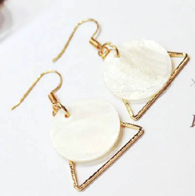 Простые треугольные серьги в европейском и американском стиле модные