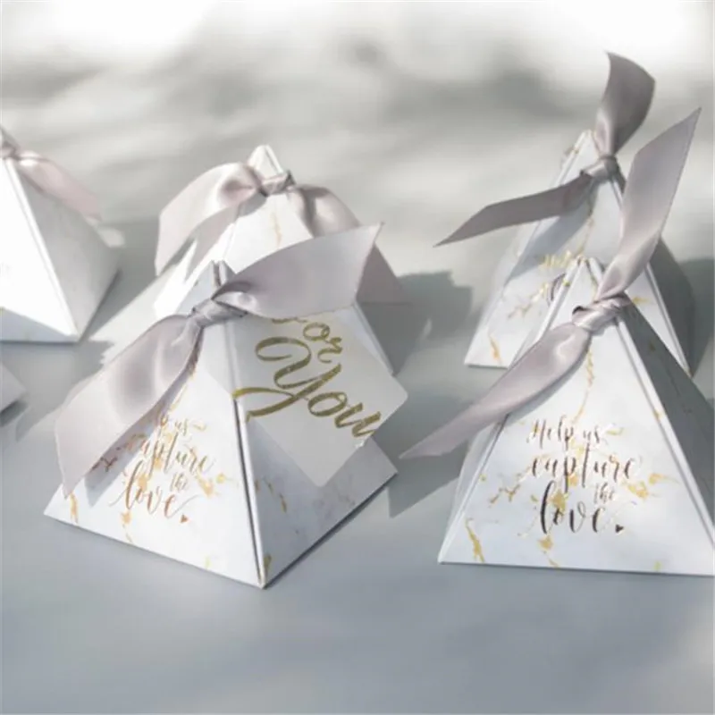 

50pcs/lot Triangular Pyramid gift box wedding favors and gifts candy box wedding gifts for guests wedding decoration