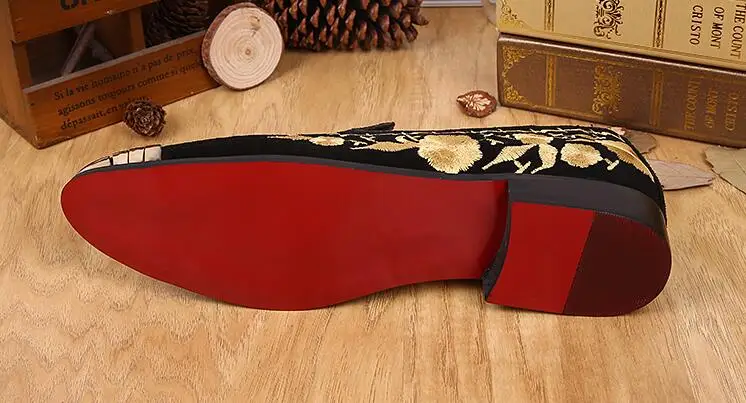 Мужские туфли на плоской подошве с золотым верхом и принтом роскошные модные