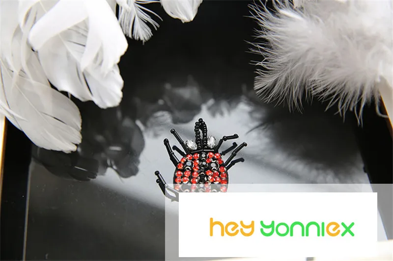 Small ladybug 1 шт. цветы пчелы божья коровка Стразы нашивки с бисером аппликация пришить Бисероплетение qpplique одежда обувь, сумки, украшение патч DIY - Цвет: Small ladybug