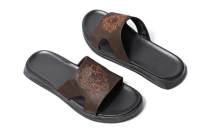 ISSACOCO Summer Men's Genuine Leather Slippers Men's Totem Flip Flops Beach Sandals Outdoor Leisure Non-slip Men Home Slippers