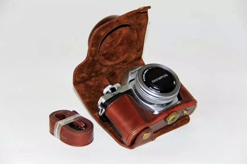 Кожаный чехол для камеры Olympus черный/коричневый/Coffee OMD EM10II с ремешком MarkII кожи
