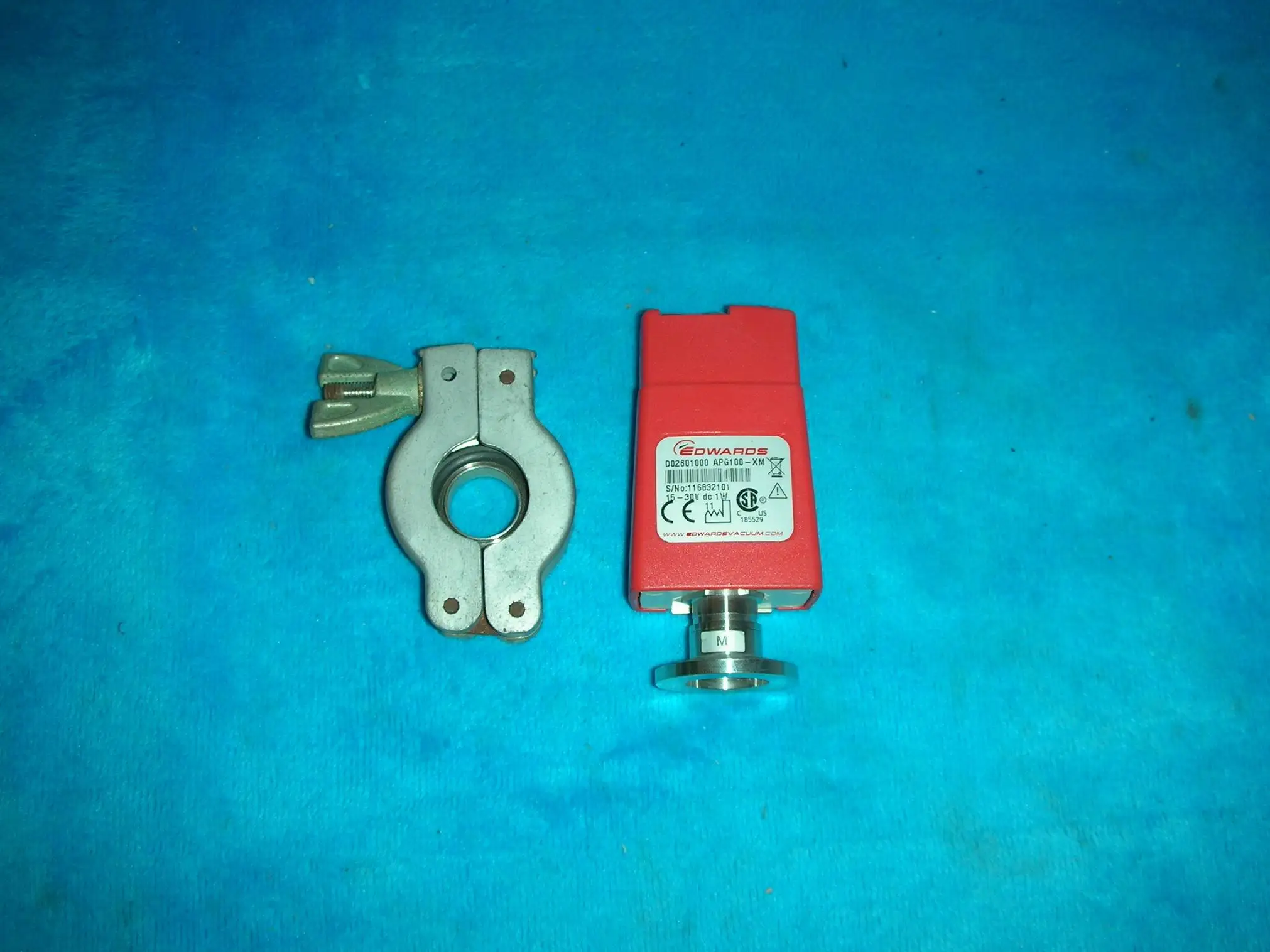 

1 ПК б/у EDWARDS D02601000 APG100-XM