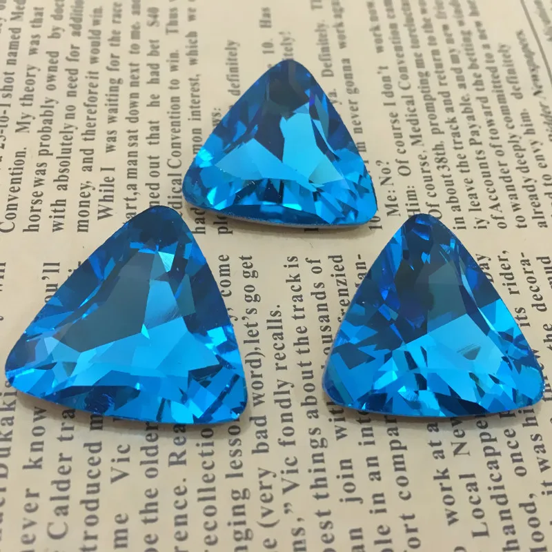 Aquamarine All Sizes Colors Pointback Triangle Glass Crystal Fancy Stone 8mm,10mm,12mm,18mm,23mm Bling Crystal AB,red, For Jewelry Making - Цвет: Aquamarine