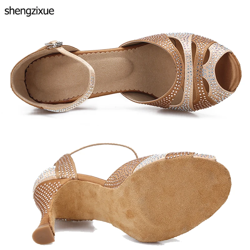 Shengzixue Новый Блеск Rhinestone Обувь для танцев Латинской Для женщин атласные бальные