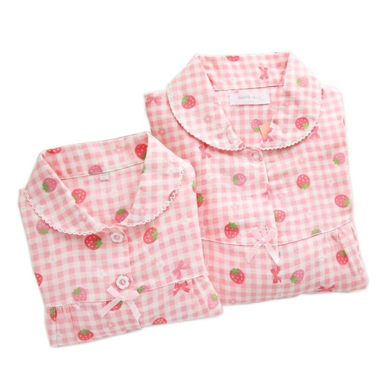 

Sweet strawberry 100% Cotton family matching clothes Mother kids pajamas sets Fresh Long sleeve Child girls sleepwear