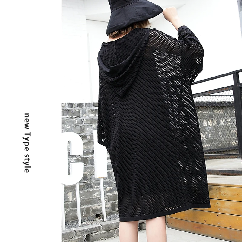 Хонсонгхан: женский летний свободный трикотажный Худи с принтом букв, прозрачной сетчатой вставкой и открытыми рукавами на запястьях, 2018 год.