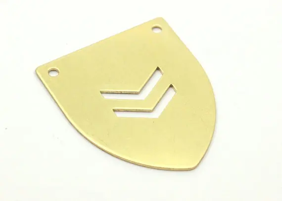 6 Штамповка из необработанной латуни пустая герб с шевроном (37x31x0 80 мм) латунь 3731080