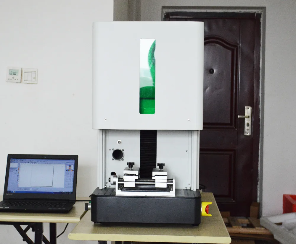 Высокая скорость Цзинань Шкаф Волокна лазерная маркировочная машина 3d