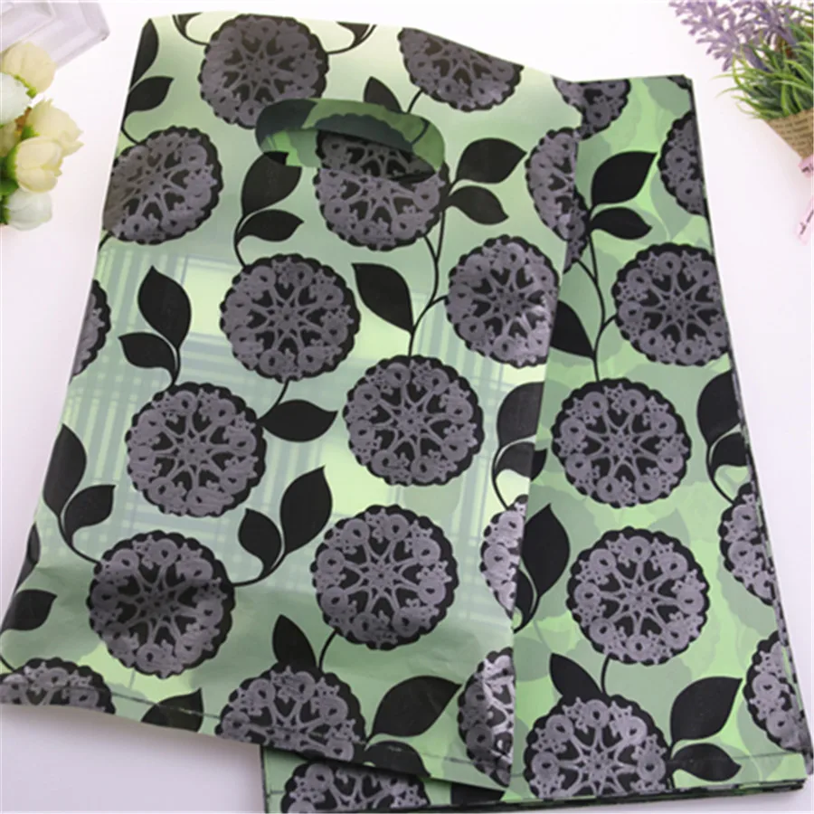 Medium Plastic Green Gift Package Bags with Flower Clothing Favor Party Packaging | Дом и сад