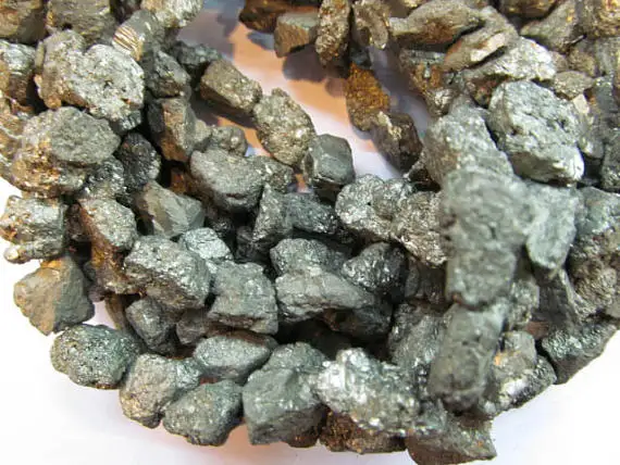 6 30 мм 16 дюймов рог пиритовый камень золото с кристаллами Колчедана Nuggets Freeform