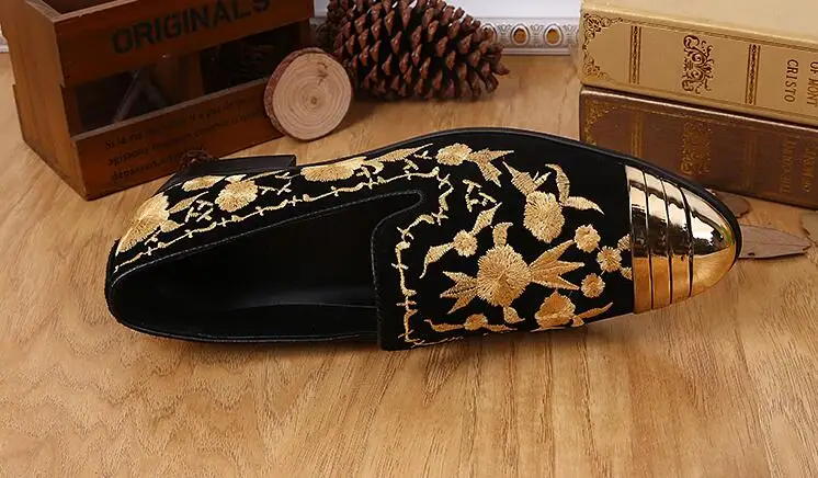 Мужские туфли на плоской подошве с золотым верхом и принтом роскошные модные