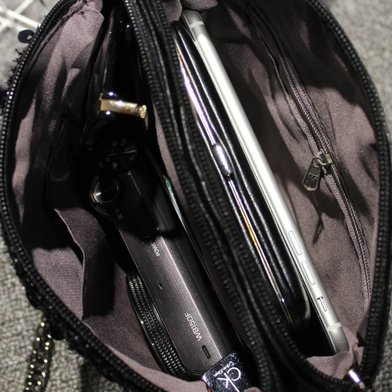 Женская сумка-мессенджер из ПУ кожи с цепочкой и кисточкой | Багаж сумки