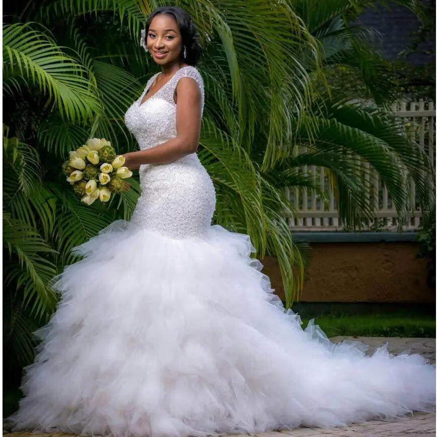 Новое поступление свадебное платье русалки с ручной вышивкой бисером и рюшами в