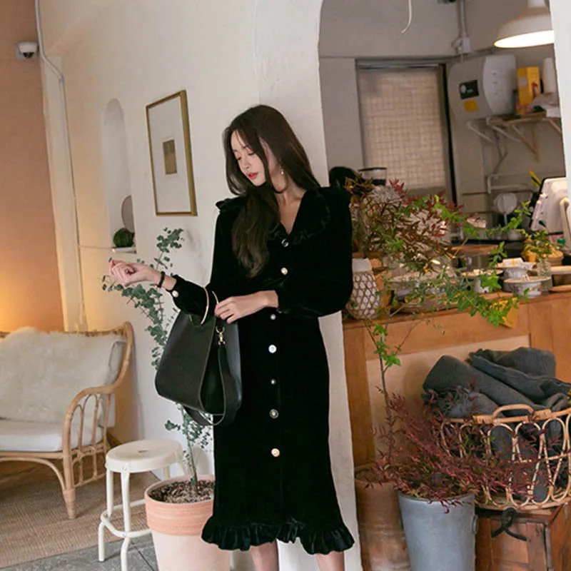 Женское бархатное платье NORMOV винтажное однобортное длинное с отложным