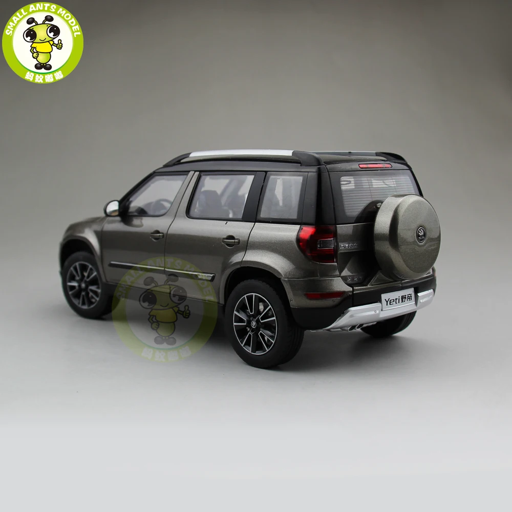 1/18 Skoda Yeti SUV литая модель металлическая модель автомобиля SUV Подарочная коллекция хобби темно-коричневый