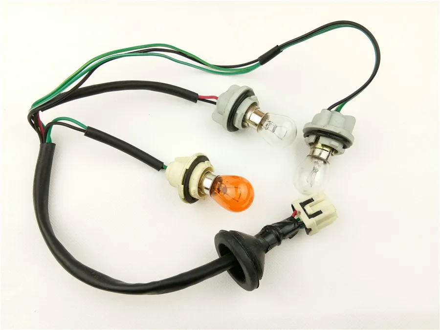 Левый и правый задний фонарь с жгутом проводов держателем лампы лампочкой для