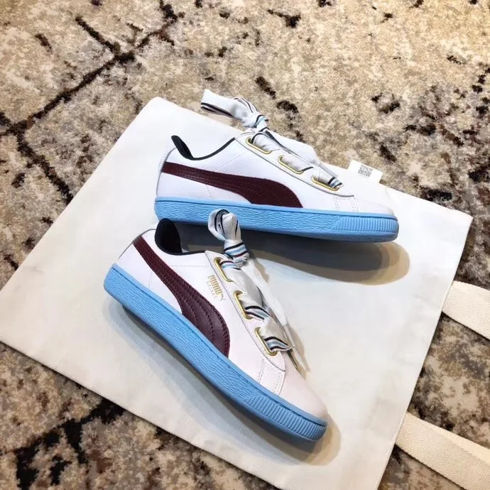 Повседневная замшевая обувь в стиле пума с сердечками Женская Красивая цветная