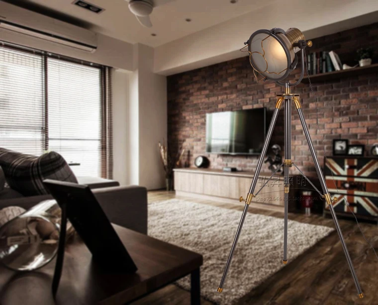 

Retro industrial wind cafe, study room, living room bar, tripod, floor lamp, heavy metal art armor warrior lamp
