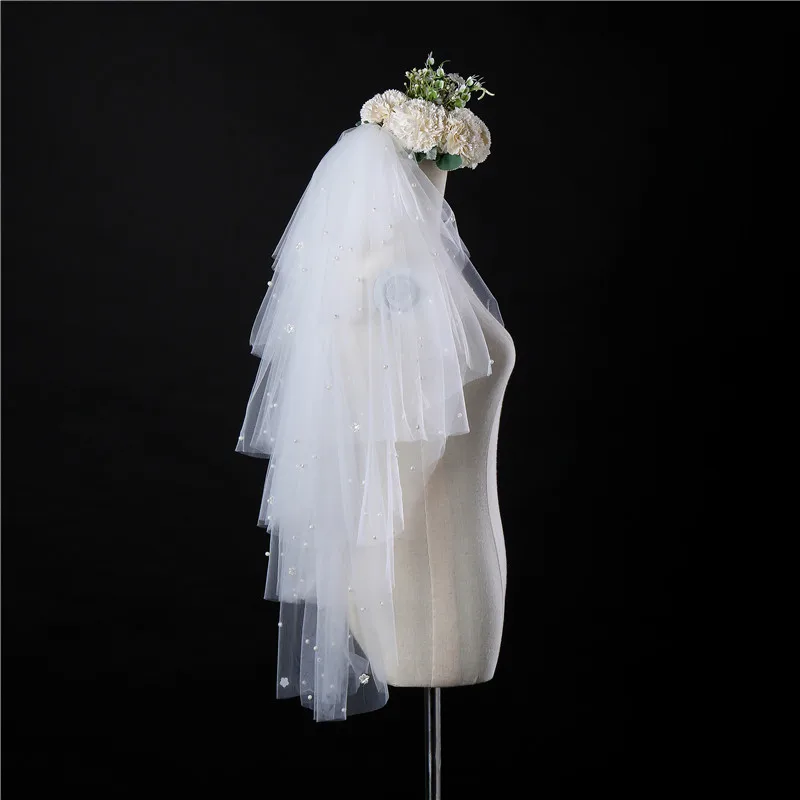 

Sparkle Pearls Hand Made Flowers Bridal Veils Multi Layer Beaded Fashion Short Fingertip Length Wedding Veils Veu De Noiva