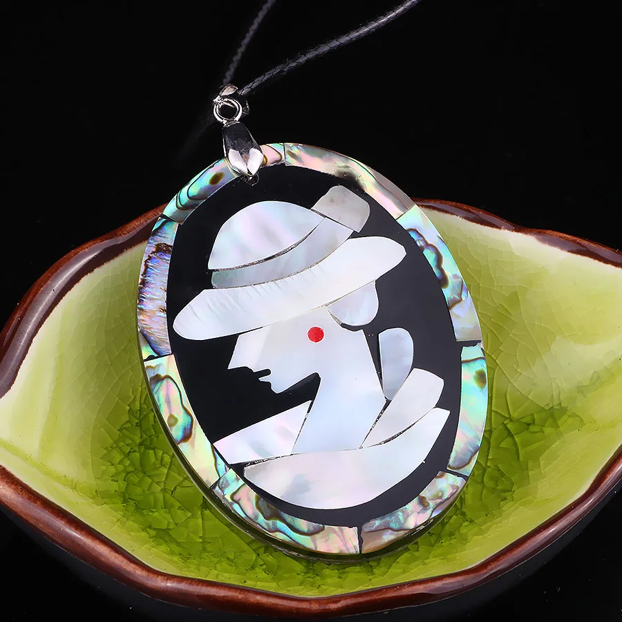 

FARLENA Jewelry Hand-stitched Natural Shell Oval pendant Necklace for Women Men Fashion Lady pattern Necklace