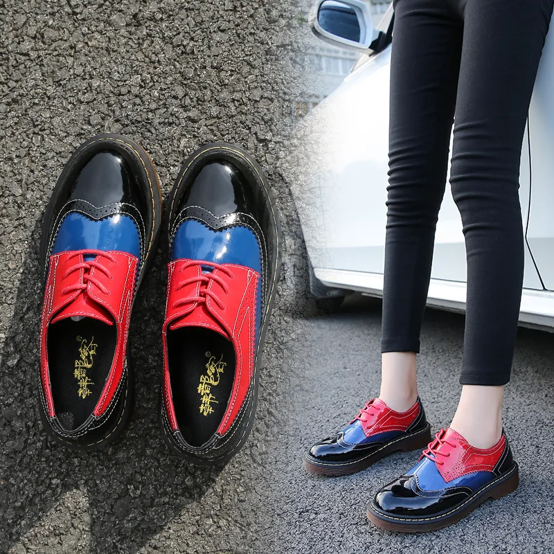 Туфли на плоской подошве с резным узором в британском стиле Женские полуботинки