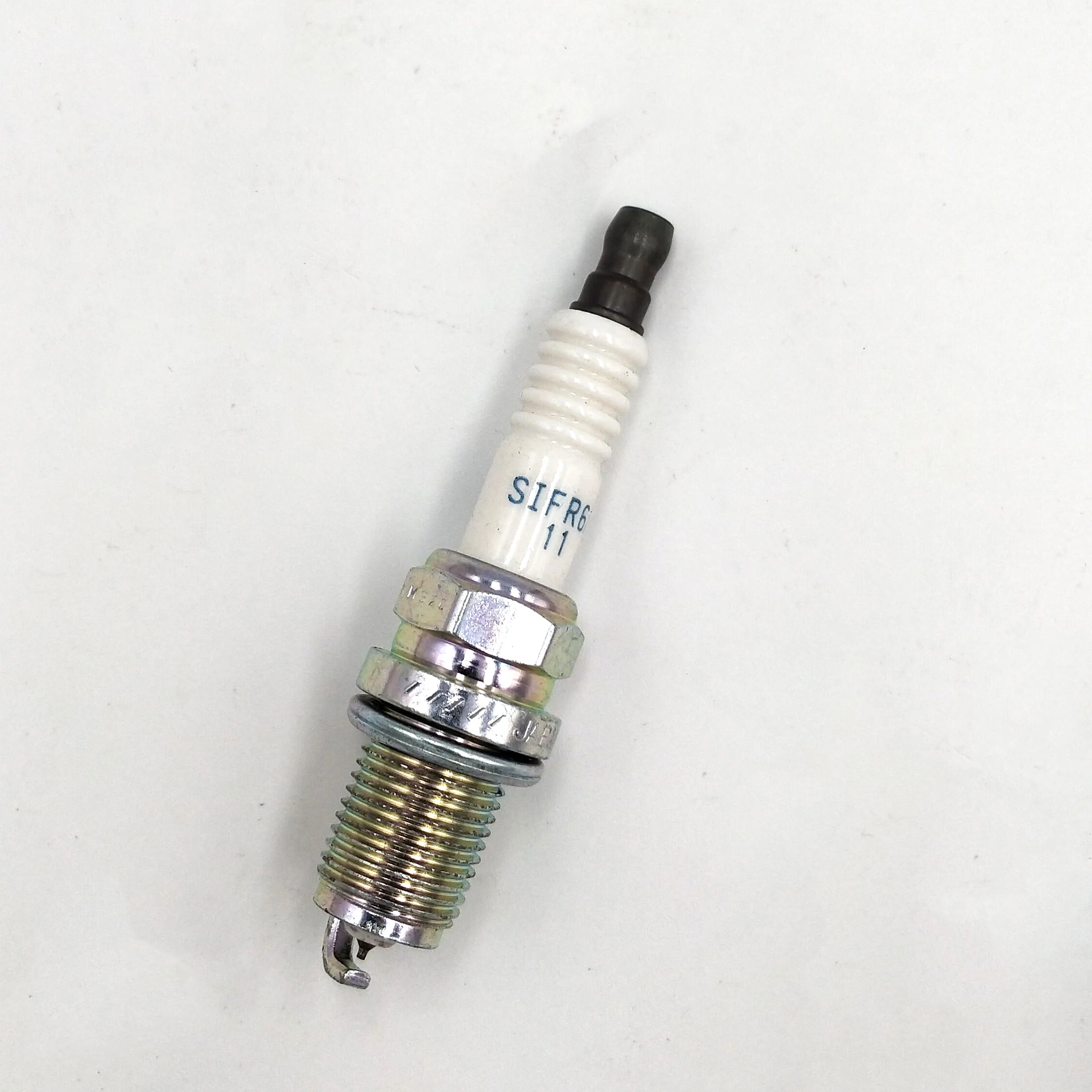4 шт./лот 22401-AA731 SIFR6A-11 Iridium Свеча зажигания для Subaru Legacy Outback 10-12 2 5 22401AA731 SIFR6A11 |