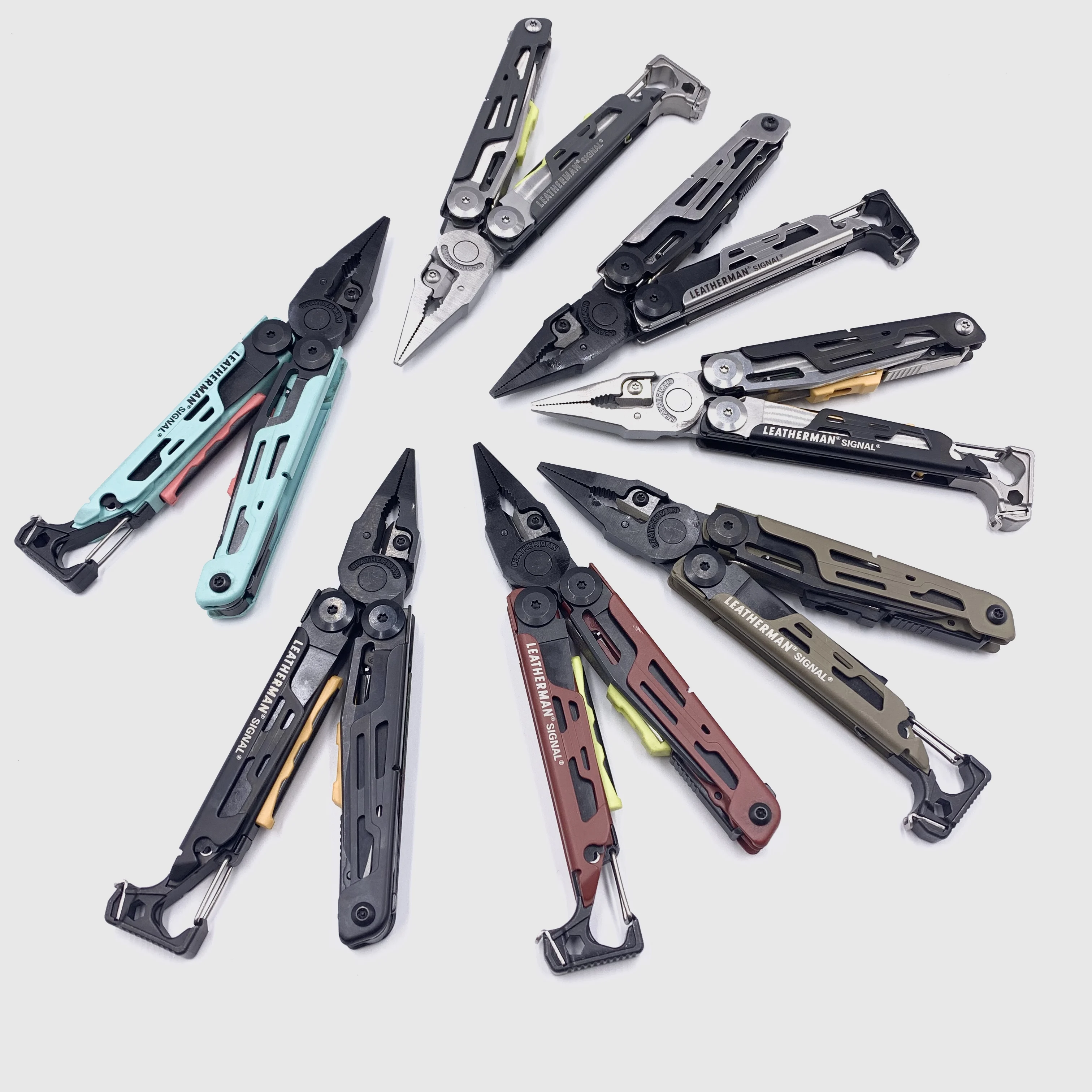 Мультитул LEATHERMAN-SIGNAL Camping с пожарным стартером, молотком и аварийным свистком-8 цветов