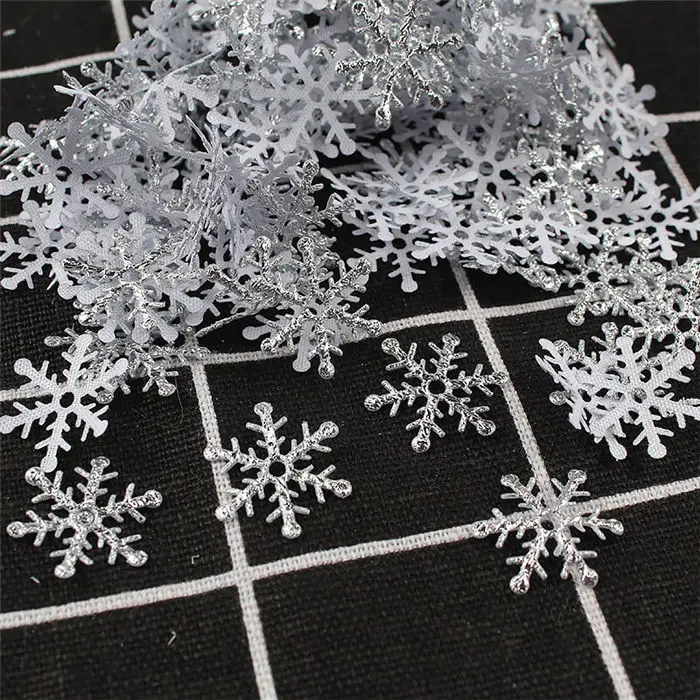 Silver 300pcs/lot Christmas Snowflakes Appliques Wedding Party Decoration Craft DIY Handmade Gift Supplies Ornaments Home Garden Decor - Color: Silver