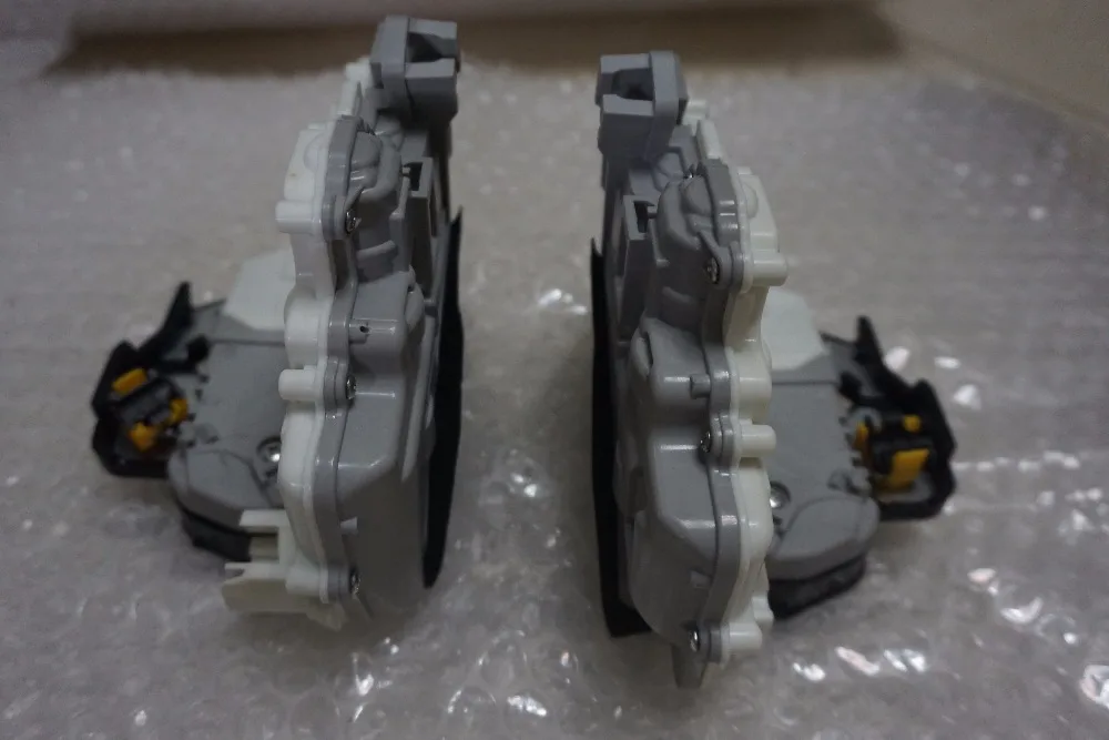 Бесплатная доставка 2 шт. для пары передний привод защелки дверного замка audi A3 8P