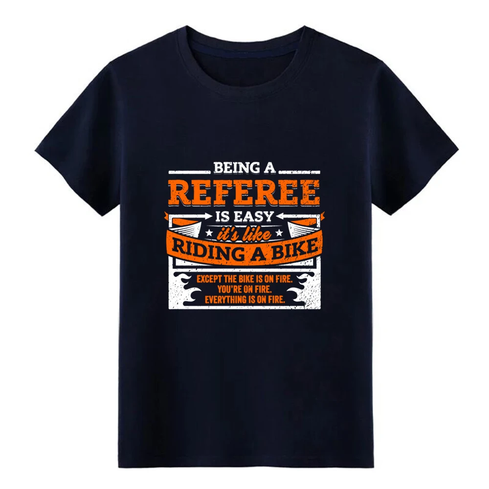 Мужская футболка рефери: с надписью Being A Referee Is Easy Повседневная летняя круглым