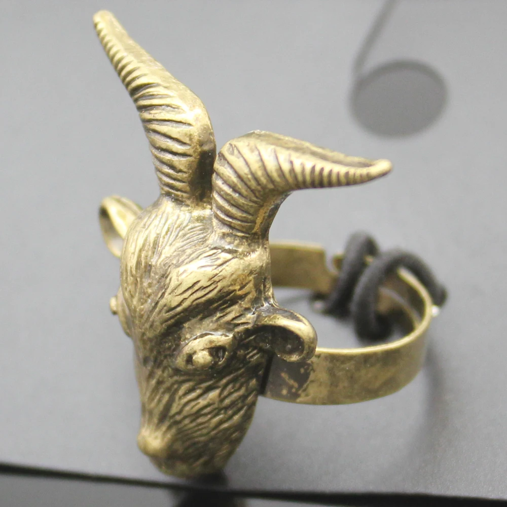Винтажный Золотой оккультный бапхомет Ram Овен Зодиак овца голова козла Рог