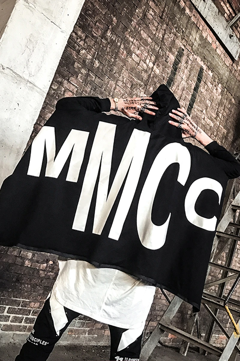 

2019One size! Autumn and winter models big letter printing men's dark night club hair stylist tide men's cloak cloak c.