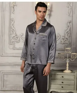 The new style men's silk pajama suits are 100% mulberry silk and pure color