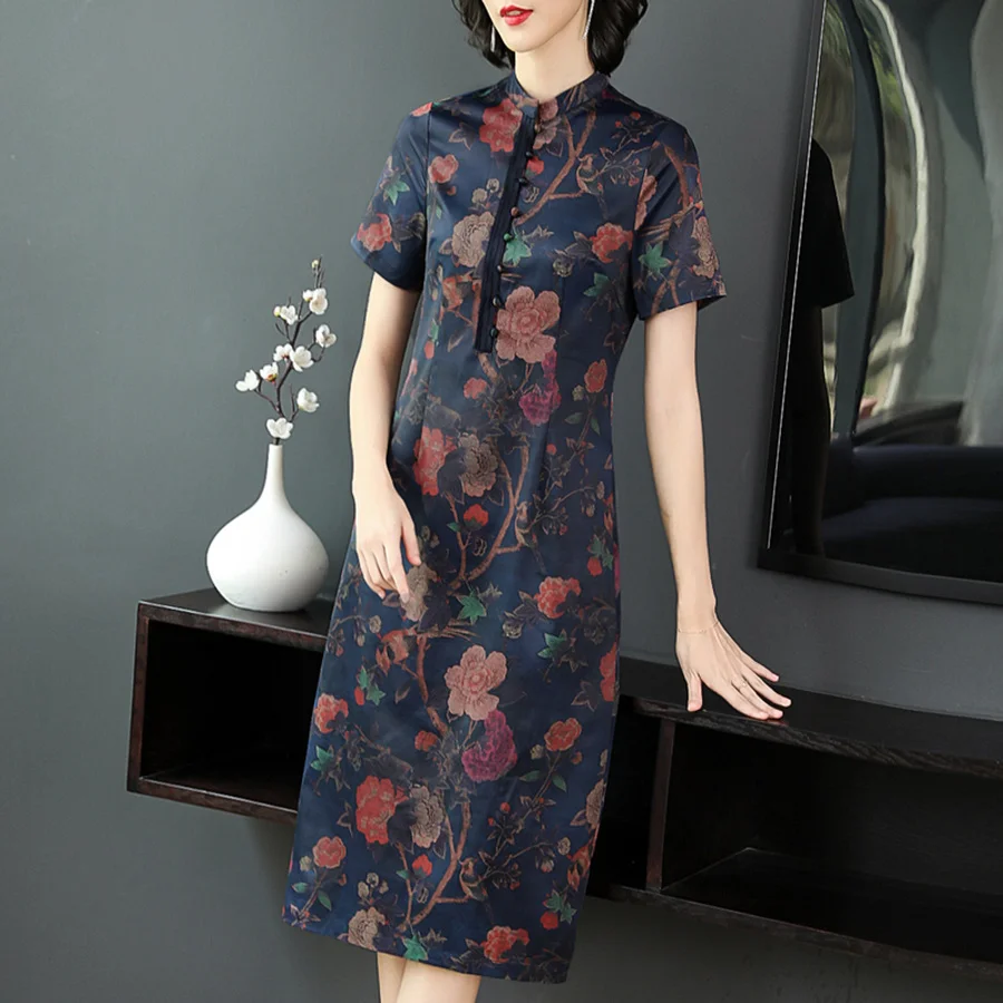 Женское пляжное платье миди черное шелковое с цветочным принтом элегантное