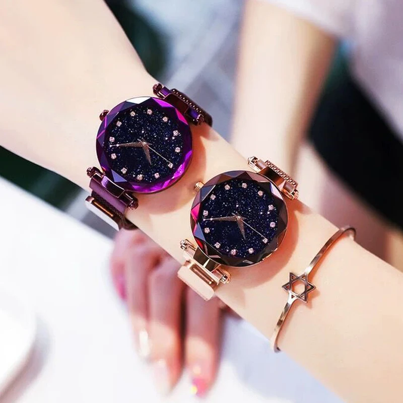 Женские часы с минималистичным браслетом магнитной пряжкой и кристаллами цвета