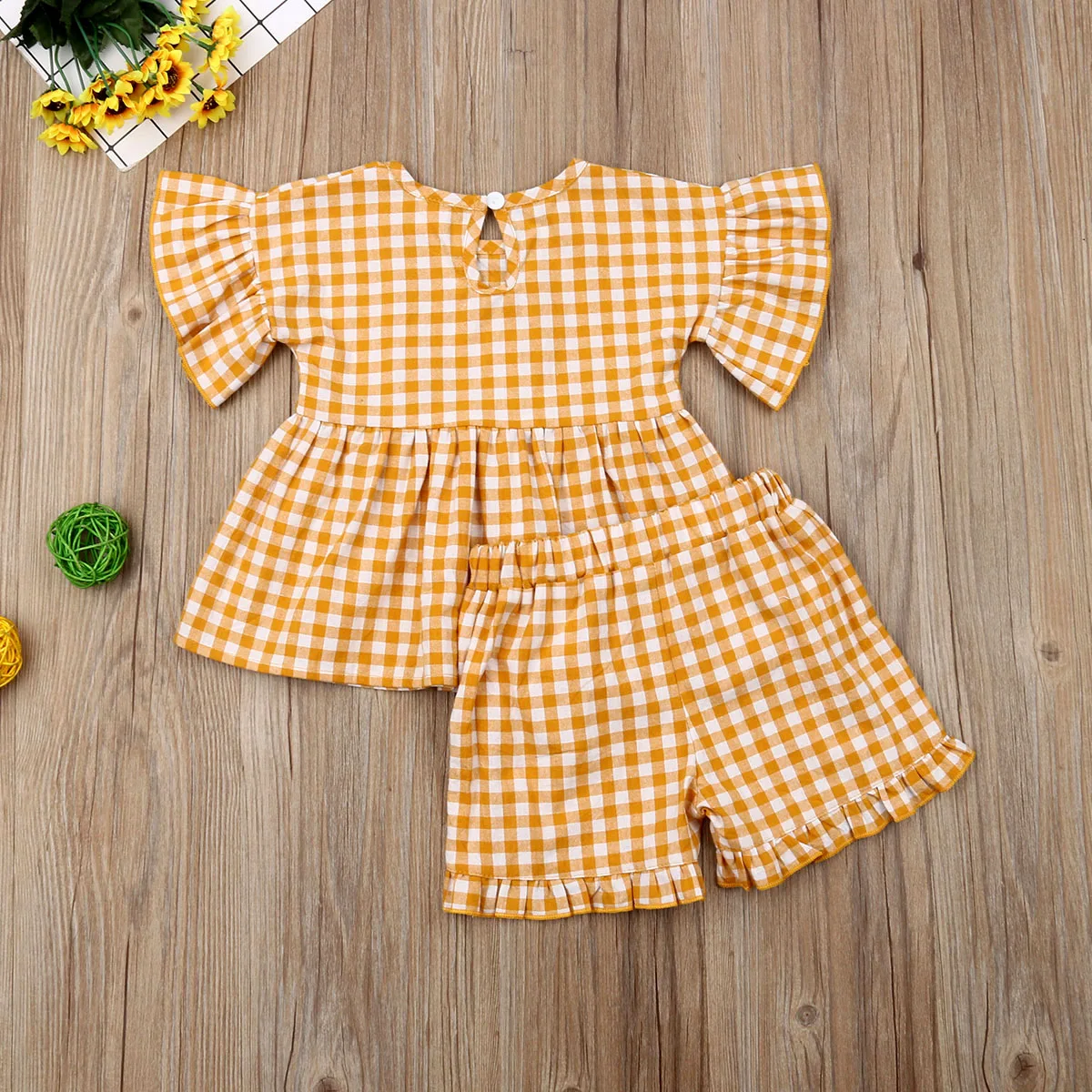 Милая одежда для маленьких девочек клетчатая Футболка с оборками коротким