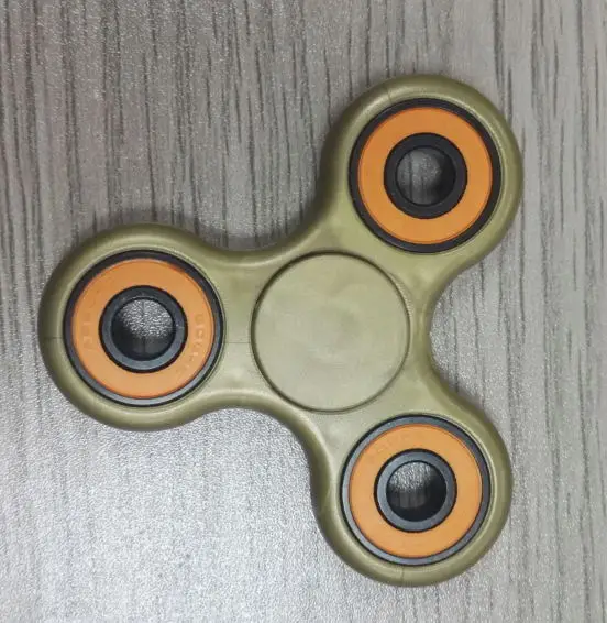 2017 бесплатная доставка новая игрушка непоседа spinner EDC Руки Spinner Непоседа Игрушки с