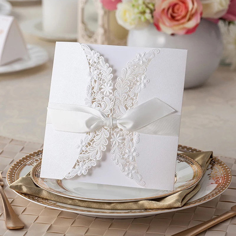 (50 шт./лот) белый Кружева Свадебное приглашение цветы лазерная резка роскошные