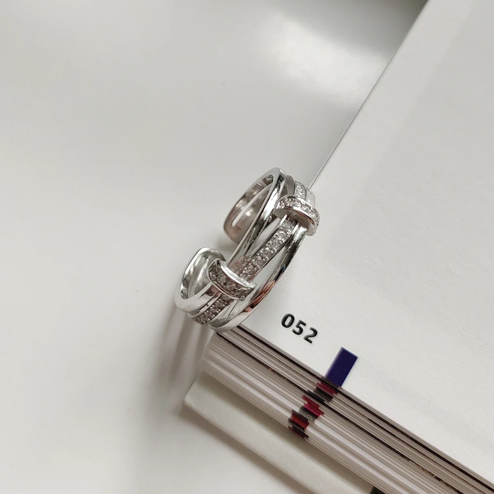 Женское кольцо из серебра 925 пробы с бриллиантами | Украшения и аксессуары