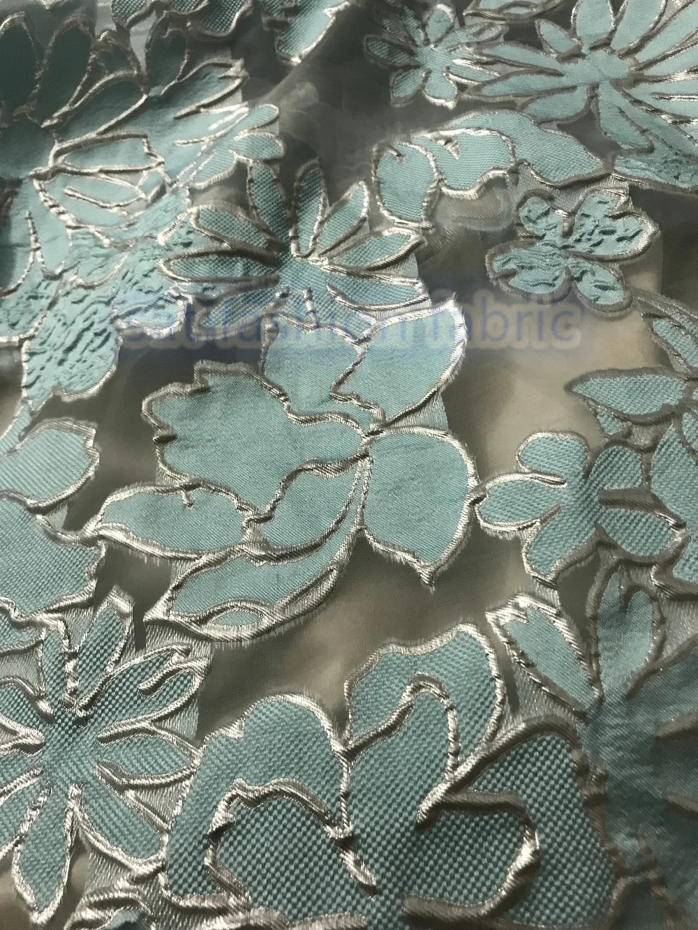 Женское длинное вечернее платье французское кружево с красивыми цветами модель