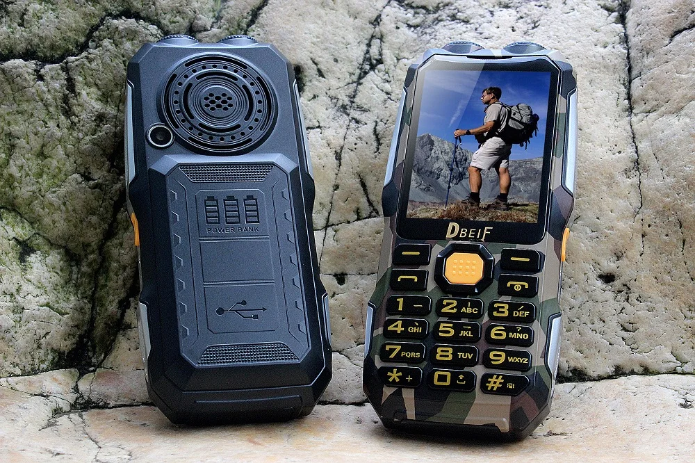 Dbeif d2016 волшебный голос двойной фонарик FM открытый противоударный MP3/MP4 Power Bank антенны аналогового ТВ прочный мобильный телефон сотовый p242