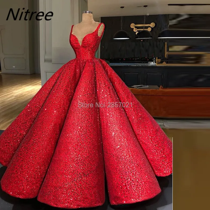 Женское платье с V-образным вырезом красное бальное на тонких бретельках